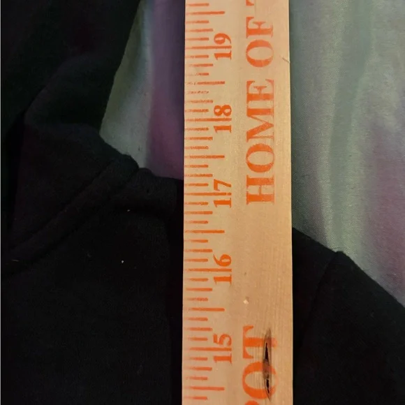 Boys Under Armour Black jacket with Green Logo in size 5 - Picture 5 of 7